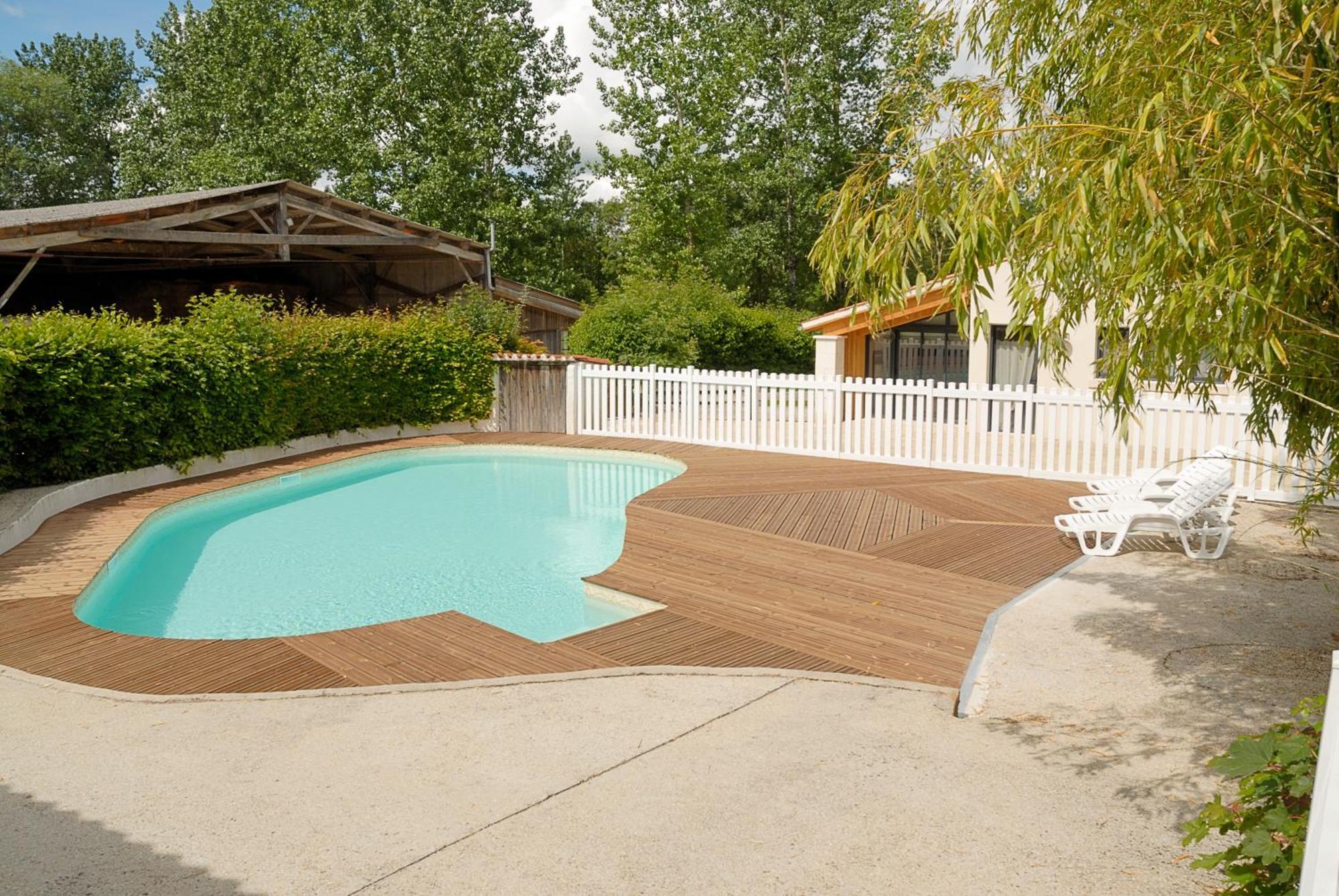 La Ferme Du Marais Poitevin - Roulotte Hotel Benet Ngoại thất bức ảnh