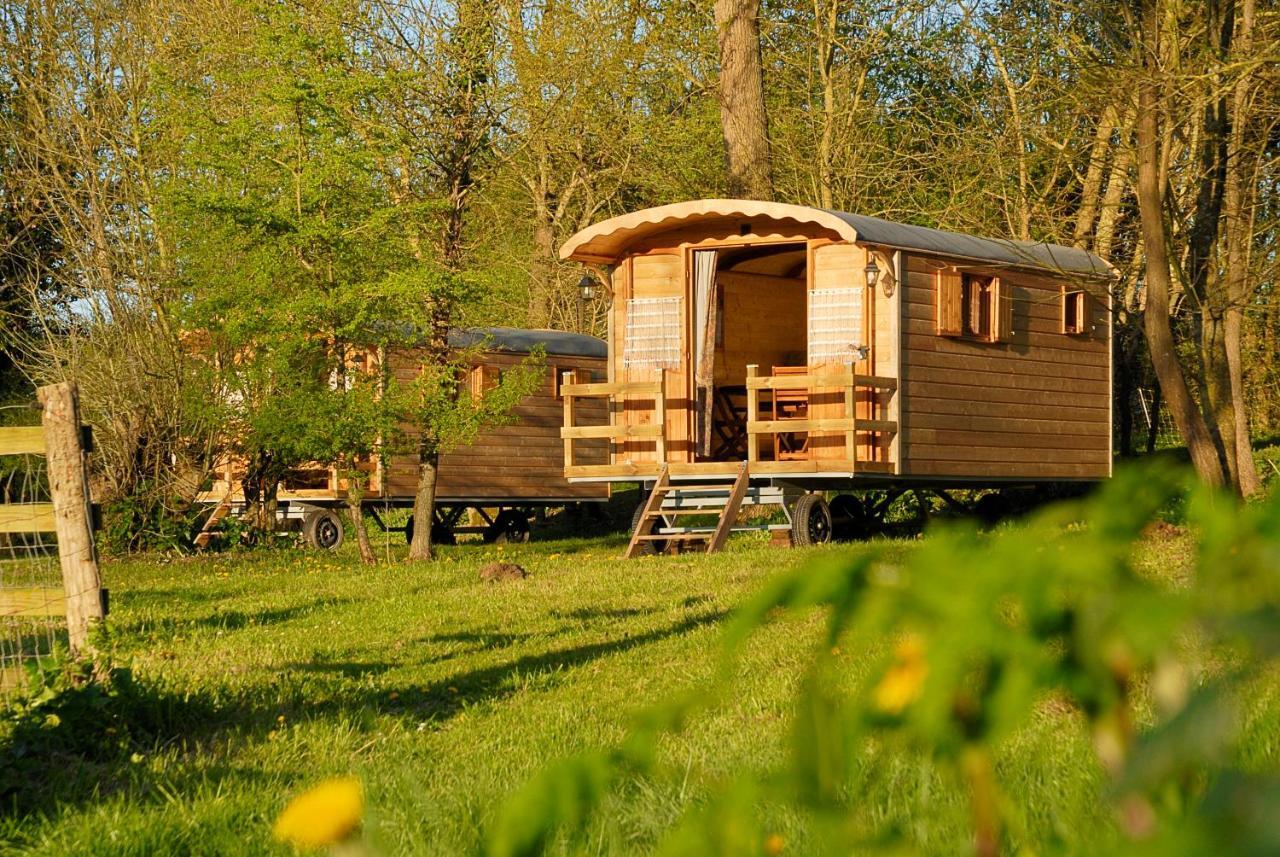 La Ferme Du Marais Poitevin - Roulotte Hotel Benet Ngoại thất bức ảnh
